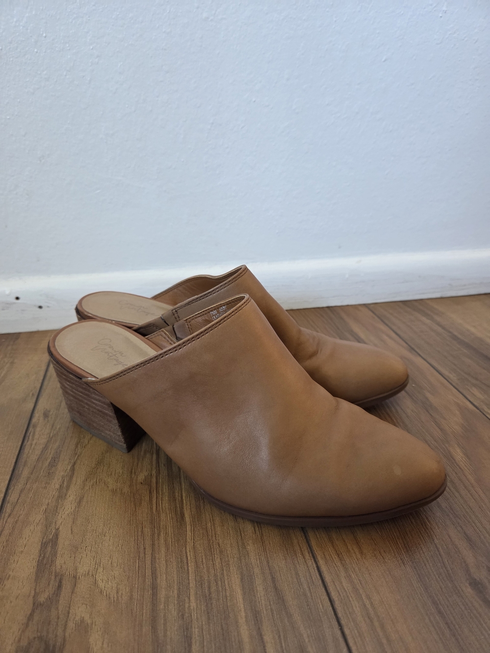 Crown Vintage Leather Tan Mule Heels 7.5 M